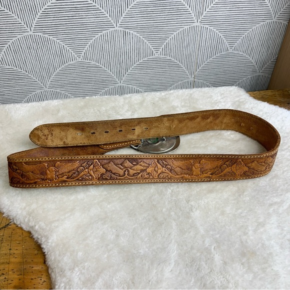*Vintage* Tooled Leather Belt with Enamel Jeep Buckle - Picture 2 of 5